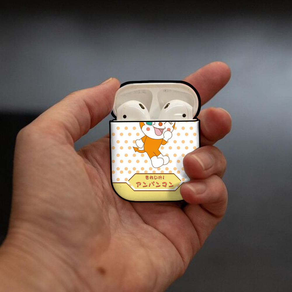 アンパンマン Anpanman AirPods 第2世代保護ケース ハードシェル ブラック 耐衝撃・防指紋・カラビナ付き