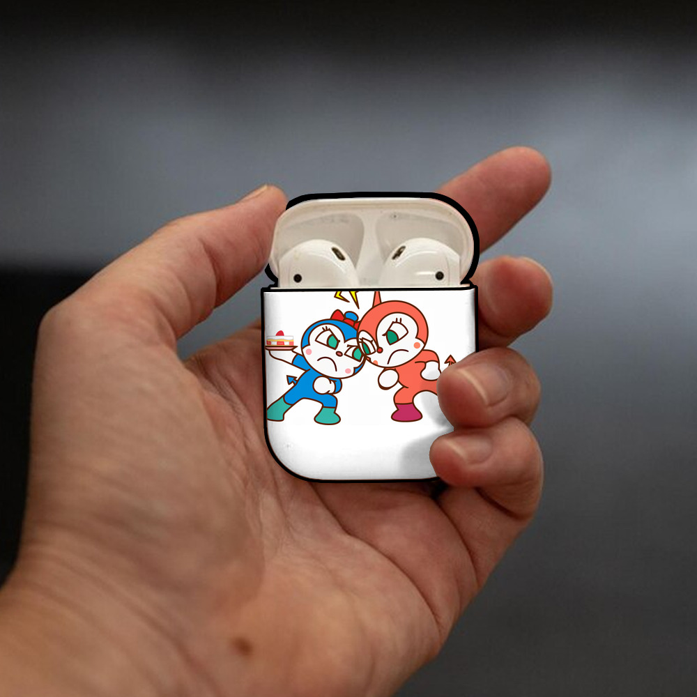 アンパンマン Anpanman AirPods 第2世代保護ケース ハードシェル ブラック 耐衝撃・防指紋・カラビナ付き