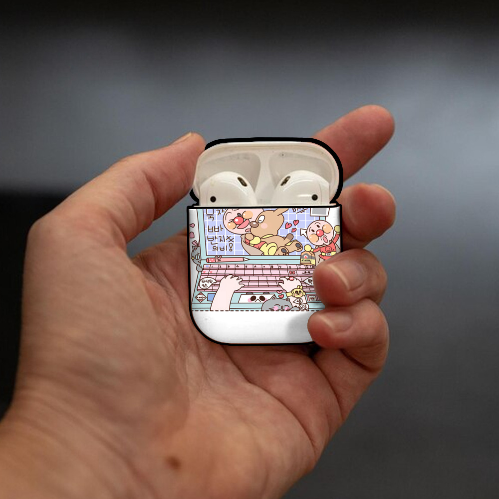 アンパンマン Anpanman AirPods 第2世代保護ケース ハードシェル ブラック 耐衝撃・防指紋・カラビナ付き