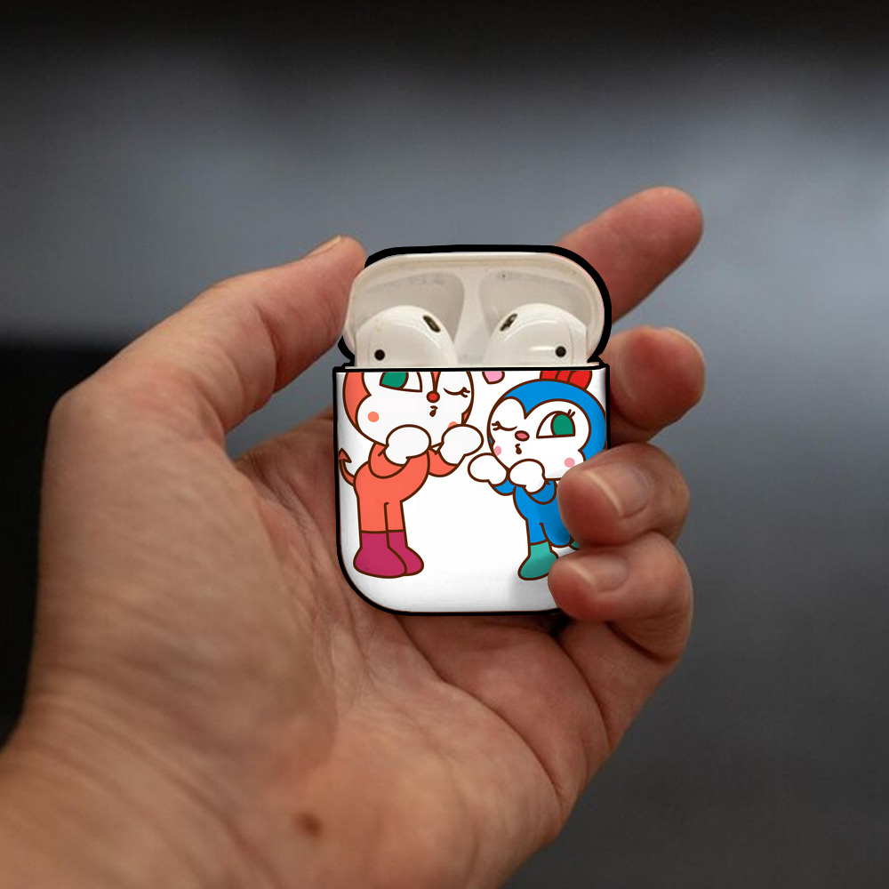 アンパンマン Anpanman AirPods 第2世代保護ケース ハードシェル ブラック 耐衝撃・防指紋・カラビナ付き