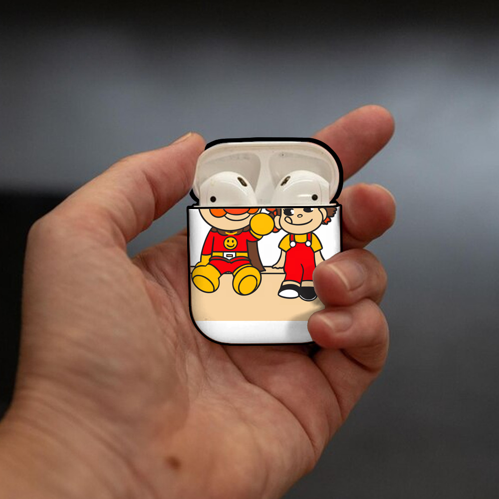 アンパンマン Anpanman AirPods 第2世代保護ケース ハードシェル ブラック 耐衝撃・防指紋・カラビナ付き
